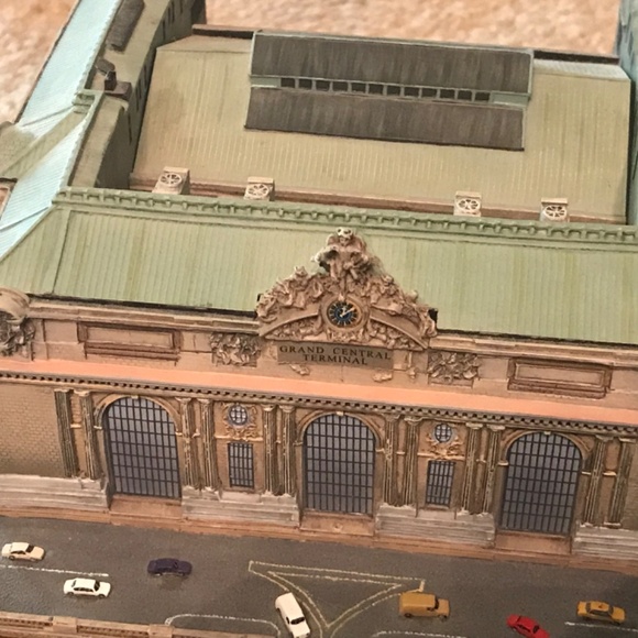 Danbury Mint Grand Central Terminal Figurine - Picture 2 of 11
